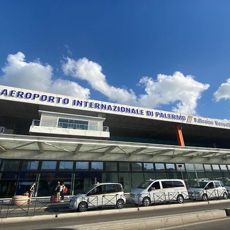 Hikkara Home Airport, Sea And Beach Каріні Екстер'єр фото
